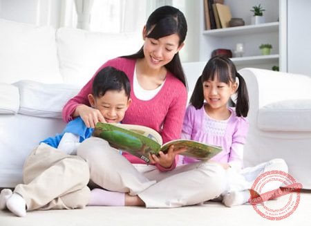 Cho con đọc truyện cổ tích là một cách giáo dục con tuyệt vời của người Nhật.