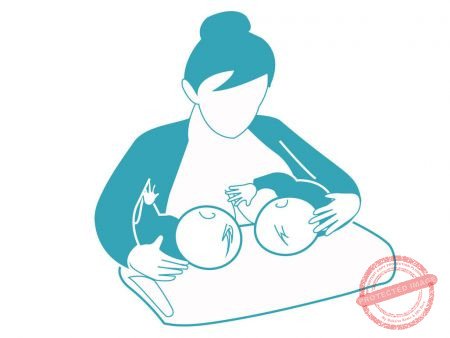 Tư thế cho con bú bế song sinh Cái này dành cho mẹ nào sinh đôi, hoặc sinh 2 bé gần nhau mà bé lớn vẫn cần bú mẹ. Sử dụng một tấm đệm lót dưới 2 em bé của bạn khi bạn nhẹ nhàng nâng đỡ lưng bé trên tay mình.