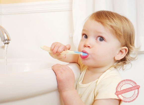 Làm sao để vệ sinh răng miệng cho trẻ từ 0 đến 5 tuổi?