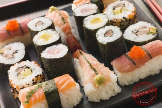 Không nên ăn sushi và những thực phẩm sống khi mang thai